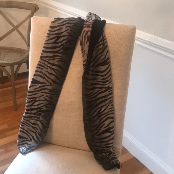 Zebra Print Muslin Scarf - Picture 3 of 3